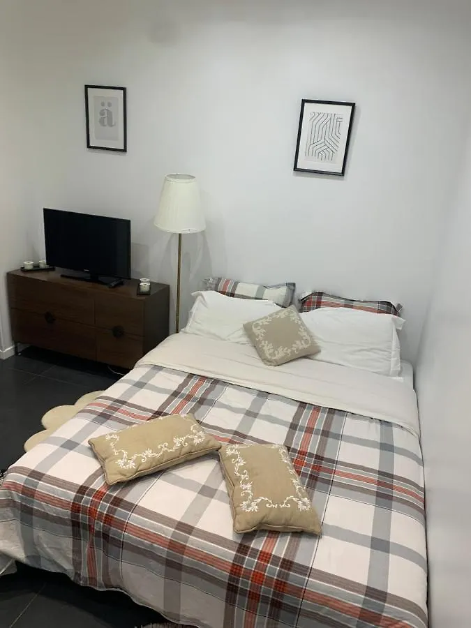Apartment Charmant Appartement - Paris 18